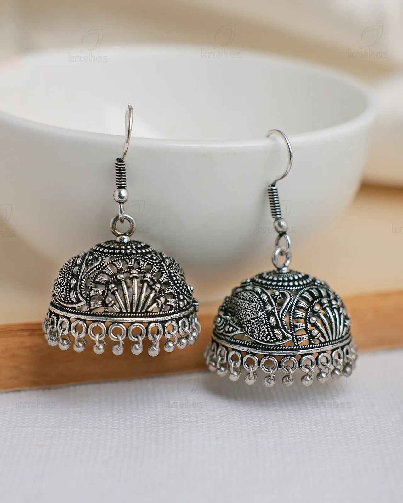 Isha Jhumki Earring