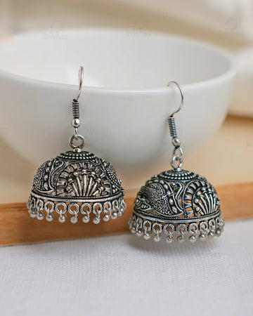 Isha Jhumki Earring
