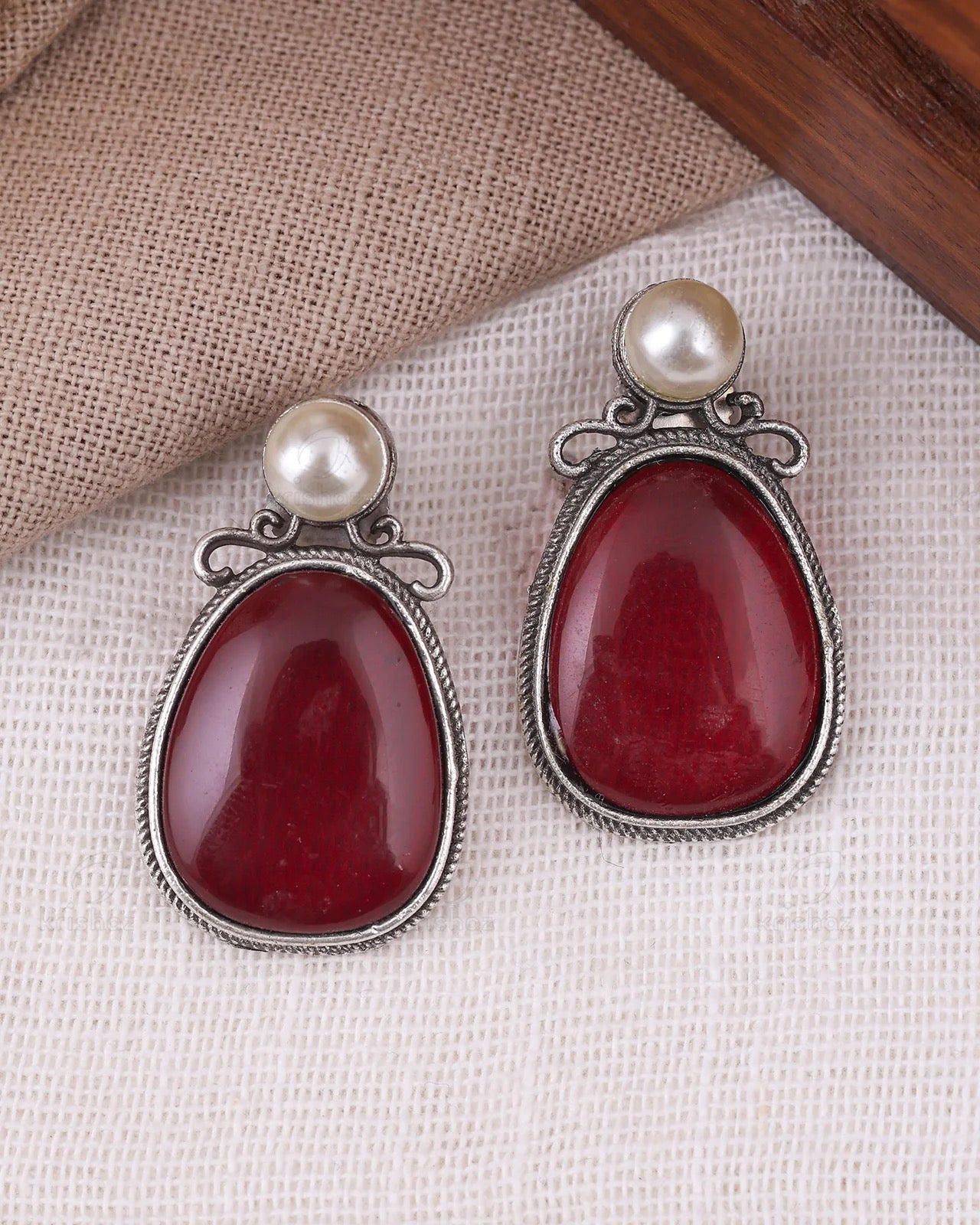Vintage Charm Red Stone & Pearl Stud Earring