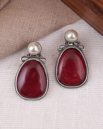 Vintage Charm Red Stone & Pearl Stud Earring